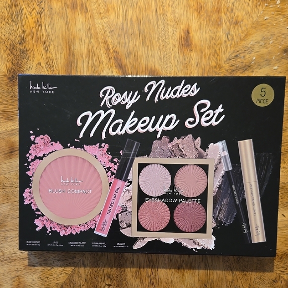 Nicole Miller Rosy Nudes Makeup Set - Picture 1 of 9